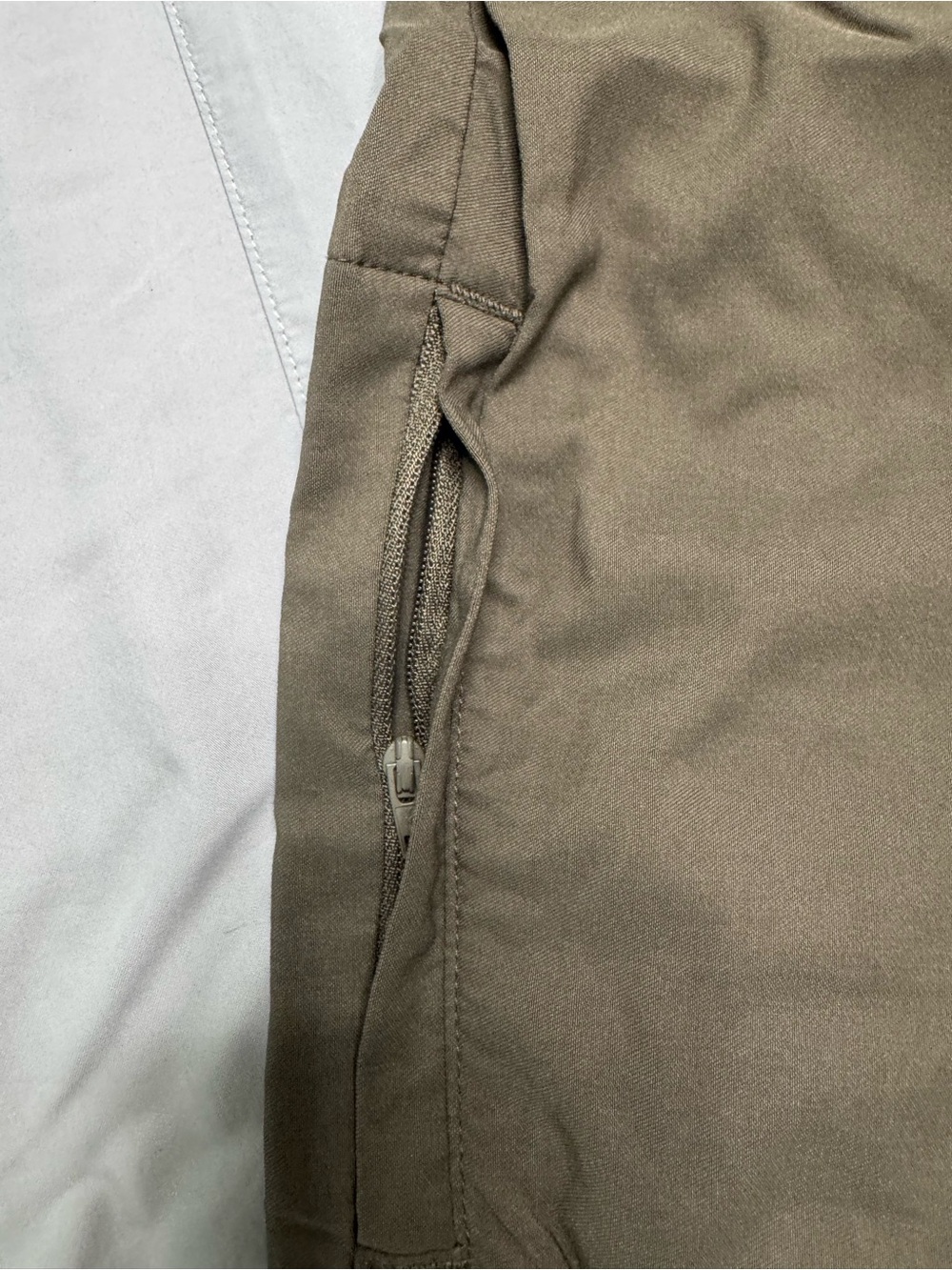 Gerry Men's Cargo Pants in Olive Green - Picture 8 of 9